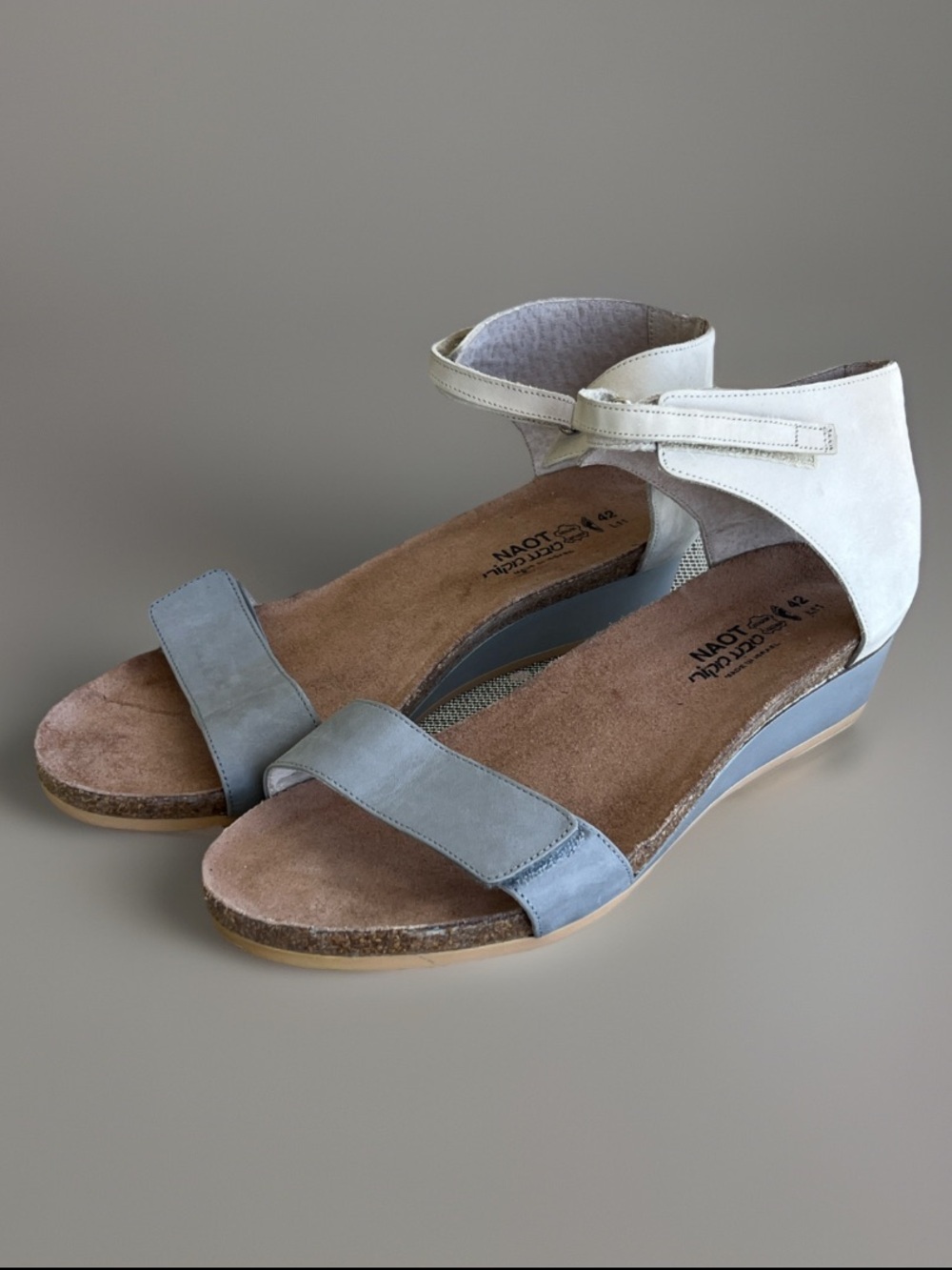 Naot Womens Sz 11 EU42 Sandals Prophecy Light Gray Beige Nubuck Shoes Hook Loop